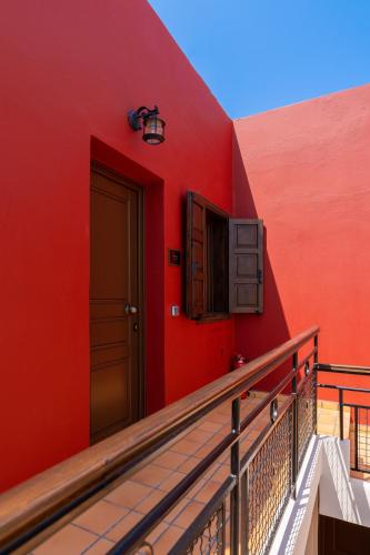 April Luxury Suites - Adults Only