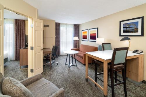 Staybridge Suites Memphis-Poplar Ave East, an IHG Hotel