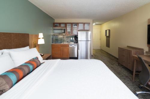 Staybridge Suites Memphis-Poplar Ave East, an IHG Hotel