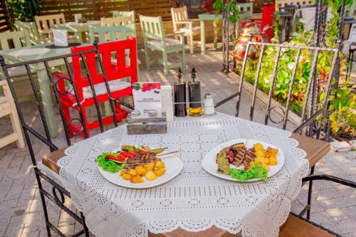 The Step Family Hotel – Sunny Beach, WY