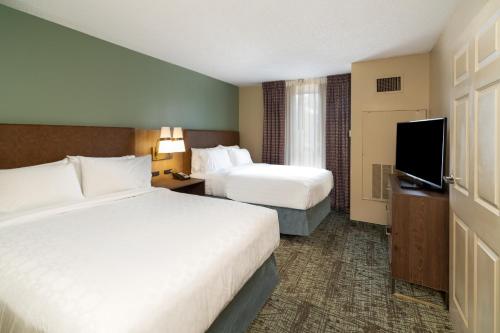 One-Bedroom Suite with Two Queen Beds