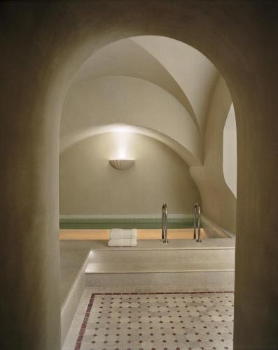 Château Voltaire - image 6