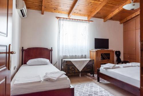 Kosta's Apartments
