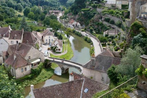 Studio sur les remparts Semur-en-Auxois BOURGOGNE