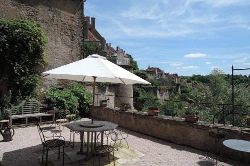 Studio sur les remparts Semur-en-Auxois BOURGOGNE