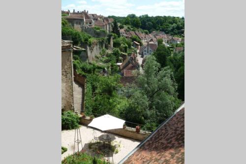 Studio sur les remparts Semur-en-Auxois BOURGOGNE