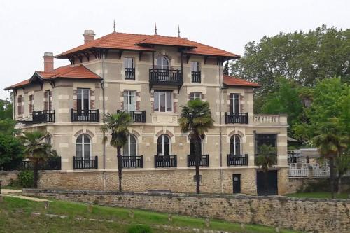 Maison équipée balnéothérapie et salle de sport