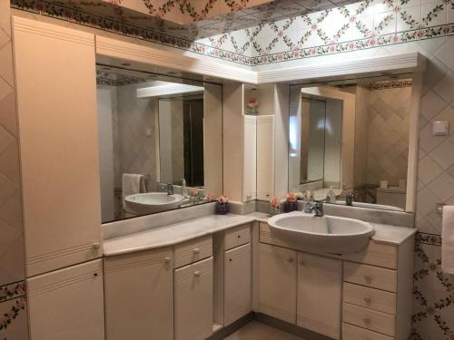 Two-Bedroom Apartment image 3