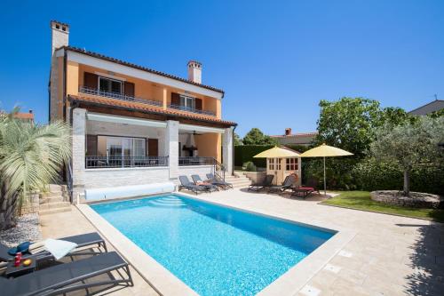 Villa Suprema Pomer - Accommodation