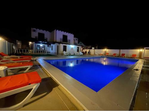 . Villa California Hateg