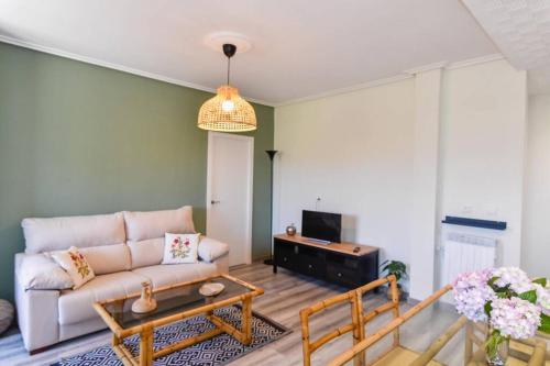  ¡Nuevo! Casa reformada con parcela en Santander in Santander