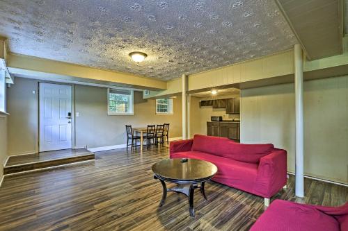 Urban Oasis with Game Room, 6 Miles to Downtown ATL in Collier Heights