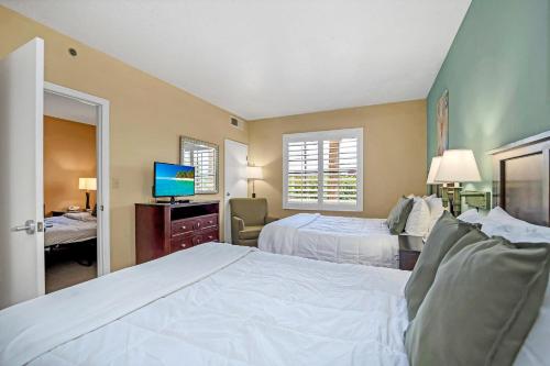 Near Disney - 1BR Suite with Two Queen Beds - Pool and Hot Tub! - image 6