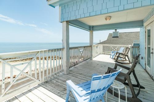 B&B Freeport - Oceanfront Beach Home, Views from Multi-Tiered Deck - Annie by the Sea! - Bed and Breakfast Freeport