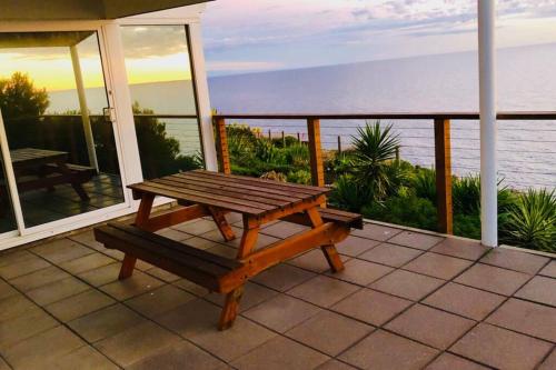 *Newly listed* Couples Clifftop Retreat