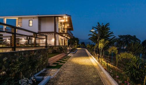 An Extravagant Luxurious Pushp Villa Overlooking The Ganges and Rishikesh Valley