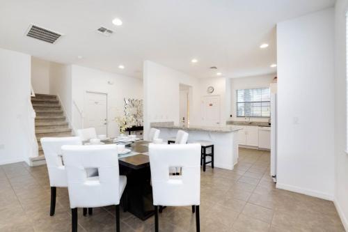 Beautiful 4 Bedroom Home Near Disney! villa - image 5
