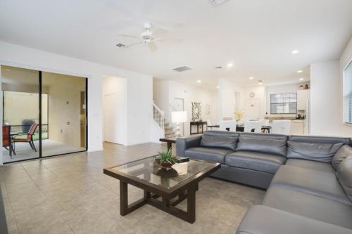 Beautiful 4 Bedroom Home Near Disney! villa - image 3