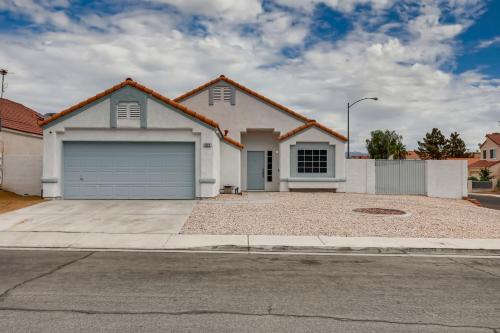 Luxurious House With A Pool, Spa, and Patio, Sleeps 6 Comfortably, Las Vegas (foto 4)