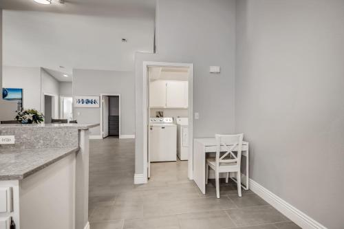 Luxurious House With A Pool, Spa, and Patio, Sleeps 6 Comfortably, Las Vegas (foto 5)