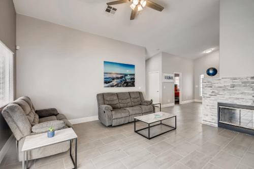 Luxurious House With A Pool, Spa, and Patio, Sleeps 6 Comfortably, Las Vegas (foto 10)