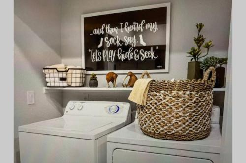 Luxury Oasis Apartment 1 mile from Westgate