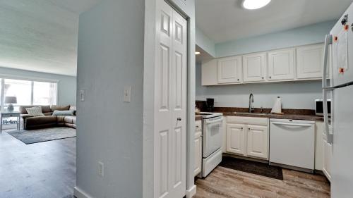 Runaway Bay 210 - image 10