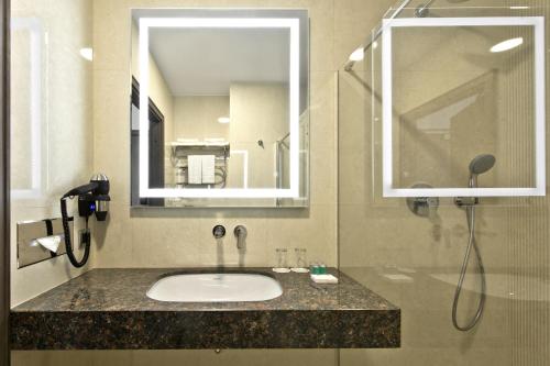 Congress Avenue Hotel - image 4