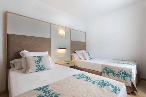2 bedrooms, 4 beds