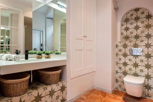 Three-Bedroom Apartment image 10