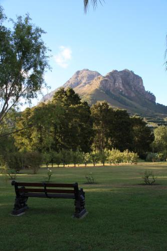 Orange-Ville Lodge & Guesthouse