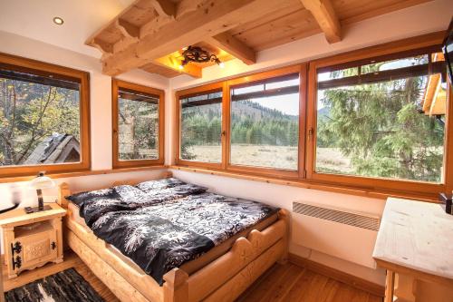 Superior Three-Bedroom Apartment with Jacuzzi image 5