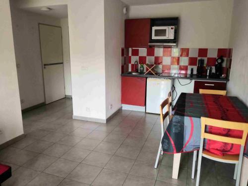 Kitchen, Appartement T2 - Golf de Fontcaude - Residence Cote Green a Juvignac 34990 in Fontcaude