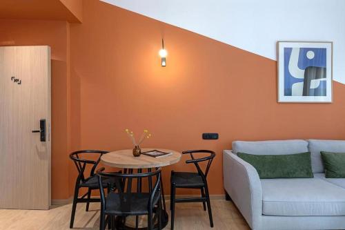 ACRO URBAN SUITES - image 11