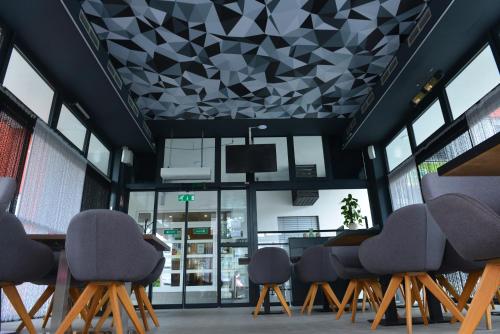 Primus Hotel & Apartments in Rothneusiedl