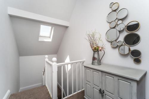 7 The Townhouse - image 5