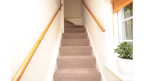 Pass the Keys Lovely Oxford 2 Bed Apartment with Free Parking and Garden