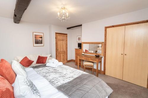 Bridge House Apartment 2 - image 5