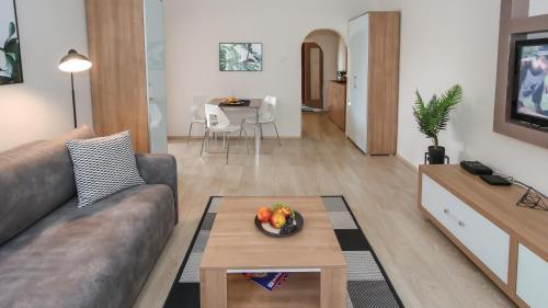New Belgrade Apartment Delta City - image 2