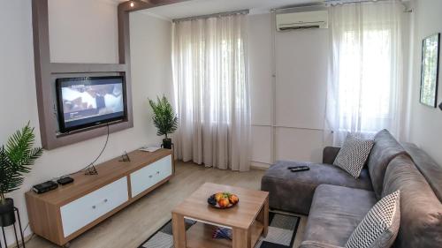 New Belgrade Apartment Delta City - image 10