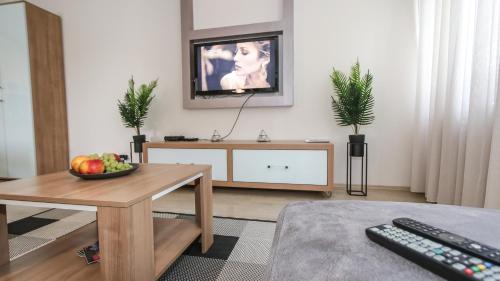 New Belgrade Apartment Delta City - image 4