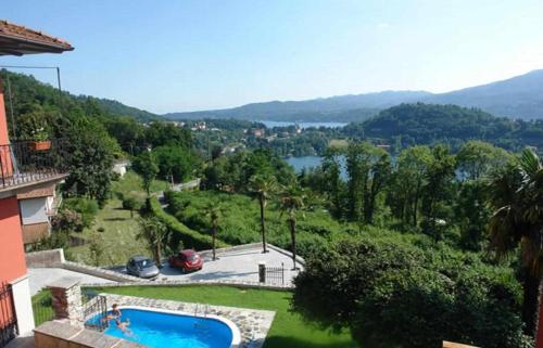 Kilátás, Domus Cusiana complesso vista lago e piscina in Miasino