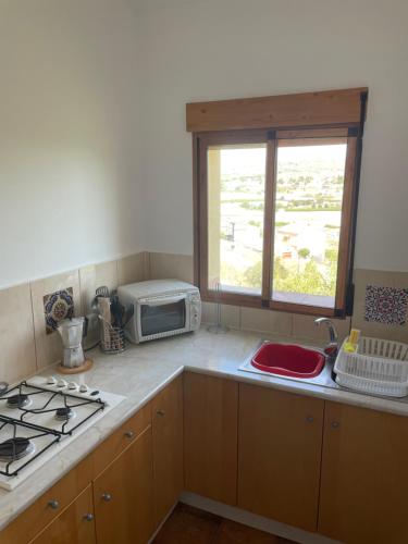 주방, Air Conditioned "Casa Tropicana" Villa-Sleeps 10-Free WiFi-Private Pool-Free Parking in 엘 팔마르