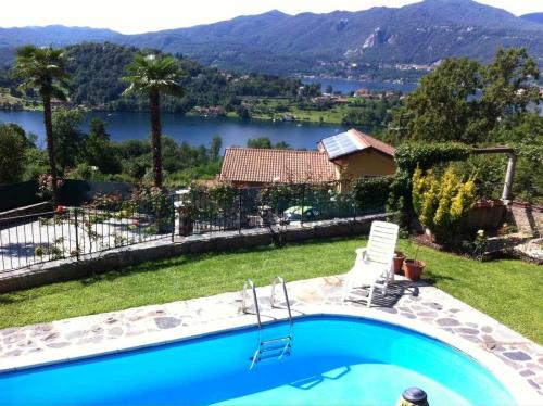 Kert, Domus Cusiana complesso vista lago e piscina in Miasino