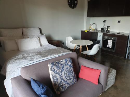 Lux Studio Apartment @ Hallmark House