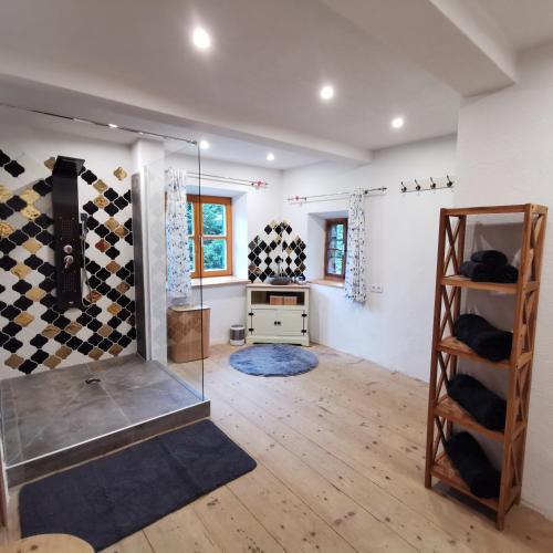 Zuhanyzó, Lutzmannalm in Lassing Bei Liezen