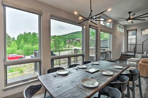Sleek Mountain View Home Less Than 2 Mi to Ski Lifts - image 7