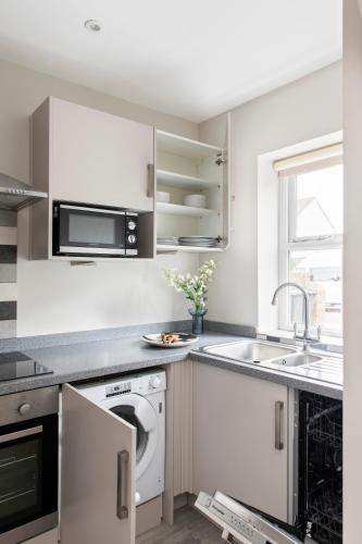 SACO Reading – Castle Crescent - image 9
