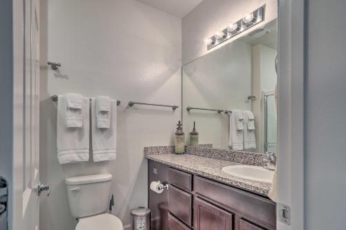Luxe Retreat with Mtn Views 4 5 Mi to Dtwn Reno - image 12