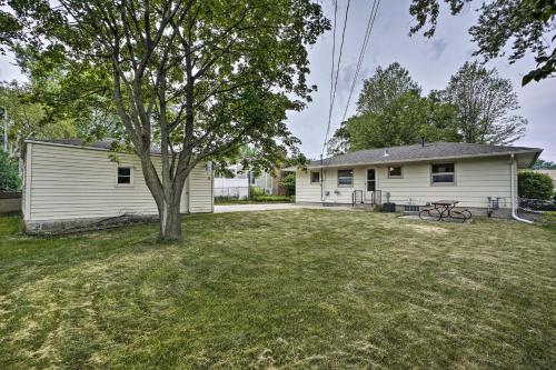 Charming Rochester Home 3 Mi to Silver Lake!